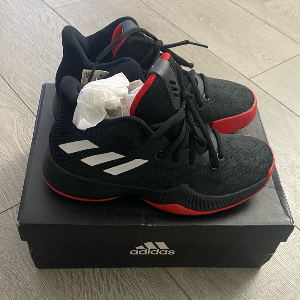 Brand New Kids Adidas Mad Bounce J